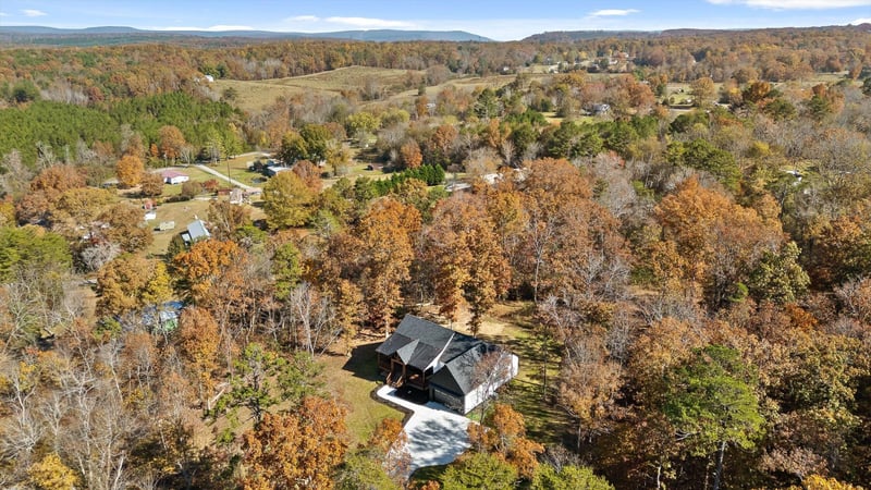308 Cloud Rd, Trenton, GA 30752