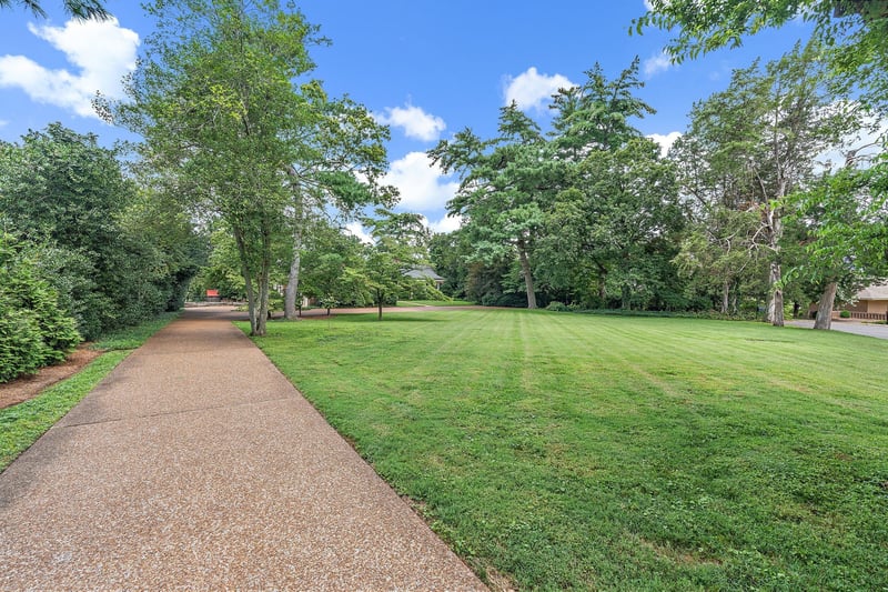 201 Sunnyside Dr, Nashville, TN 37205