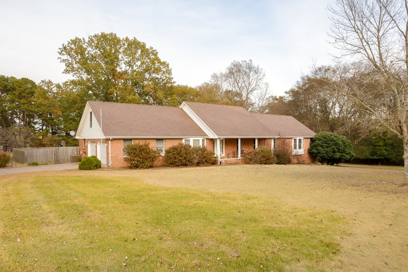 7607 Lakewood Dr, Florence, AL 35634