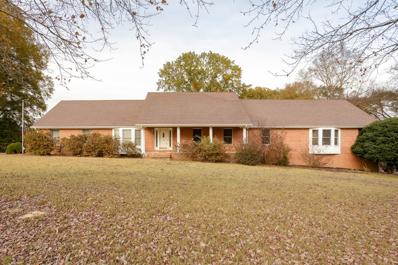 7607 Lakewood Dr, Florence, AL 35634