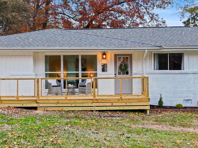 234 Lakeview Dr, Rossville, GA 30741