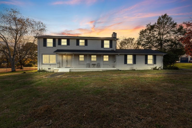 1045 Fontaine Dr, Goodlettsville, TN 37072