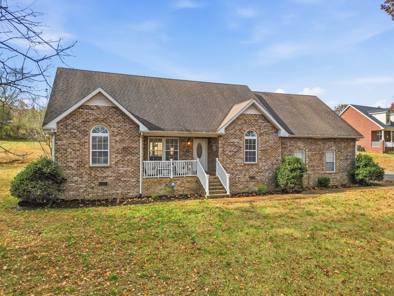 742 Bowling Branch Rd, Cottontown, TN 37048