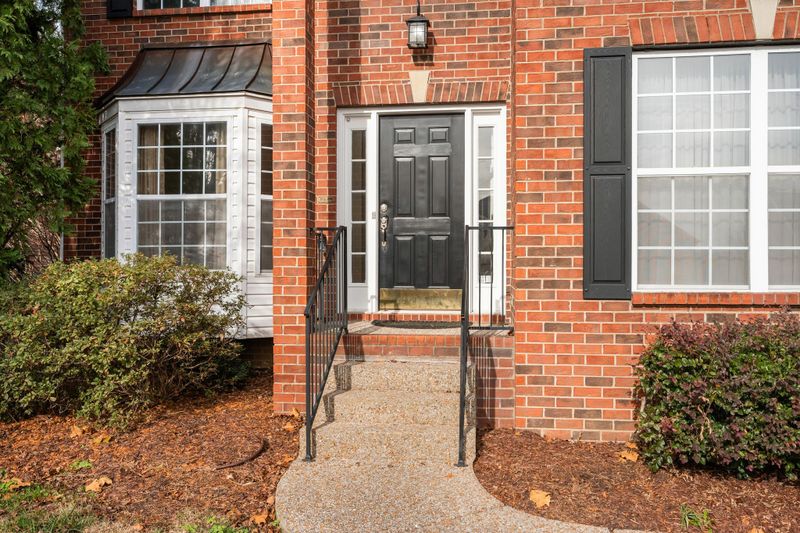 5621 Traceside Dr, Nashville, TN 37221