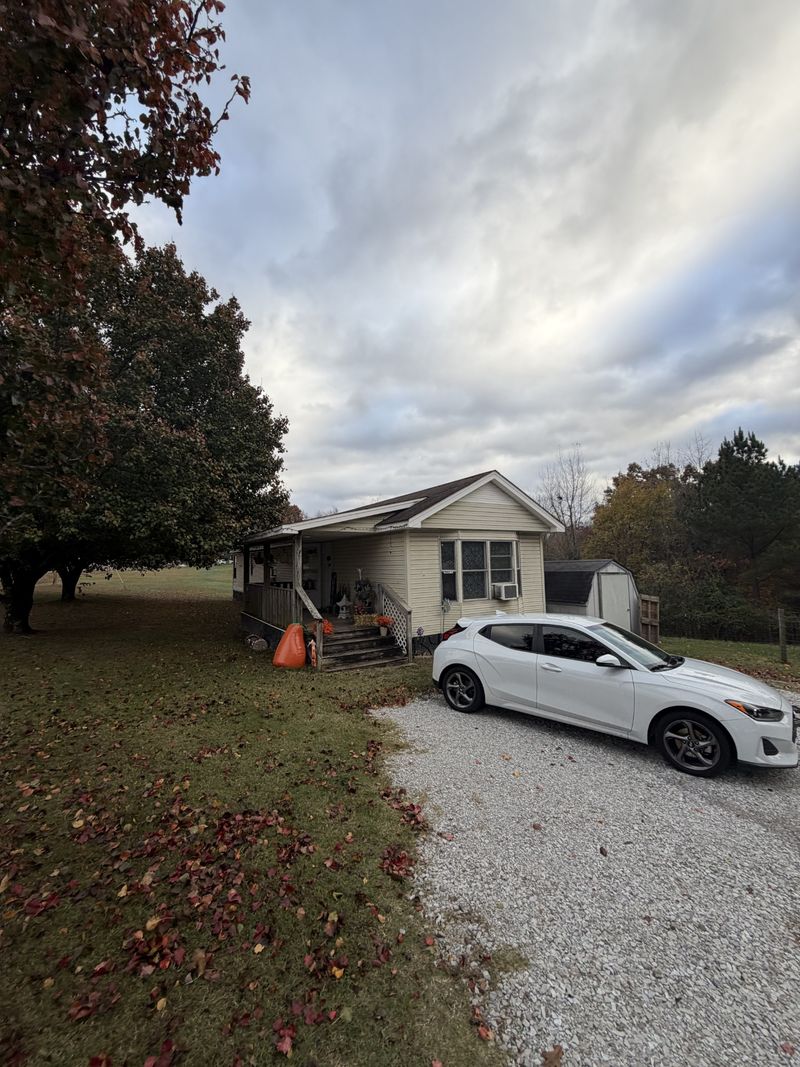 2745 Highway 47 N, White Bluff, TN 37187