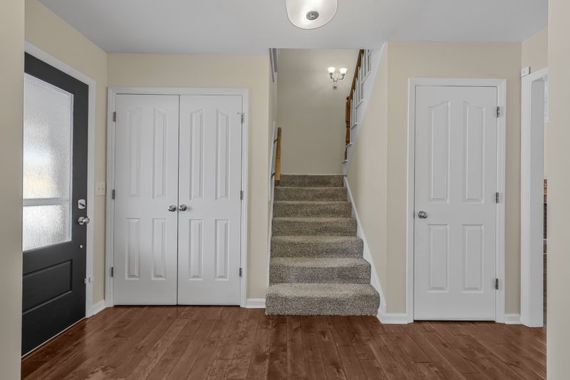 2021 Keenland Dr, Murfreesboro, TN 37127