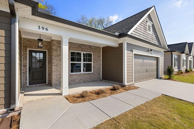 396 Winchester Dr, Rossville, GA 30741
