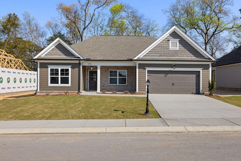 396 Winchester Dr, Rossville, GA 30741
