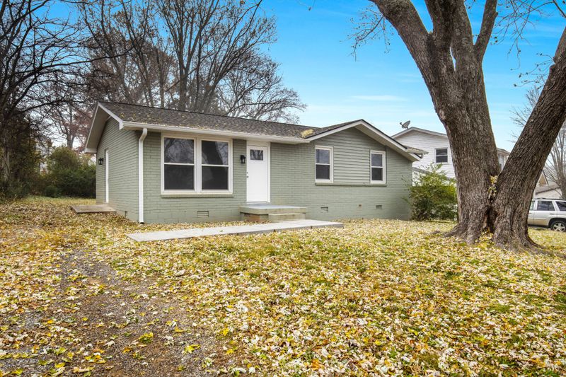 703 Hayes St, Springfield, TN 37172