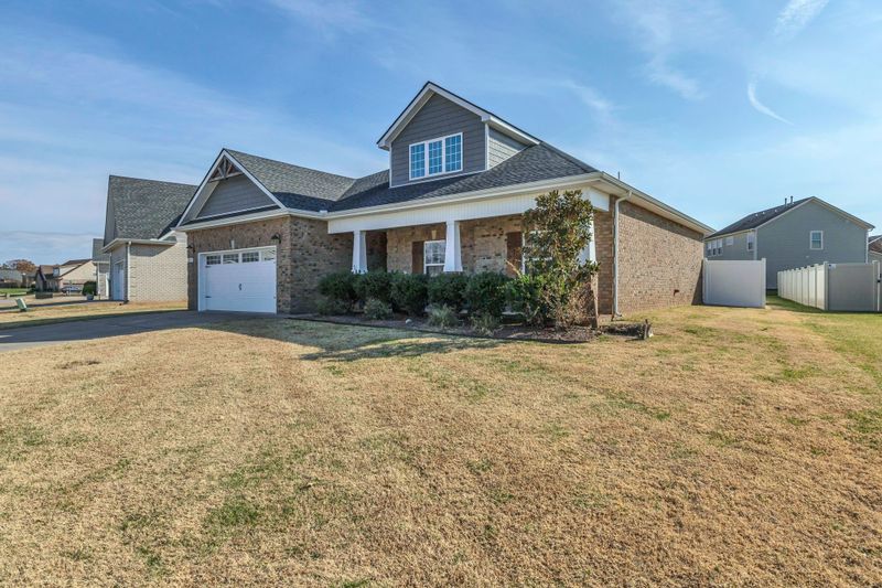 623 Sapphire Dr, Murfreesboro, TN 37128