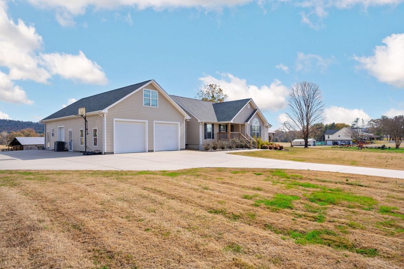2545 W Armuchee Rd, La Fayette, GA 30728