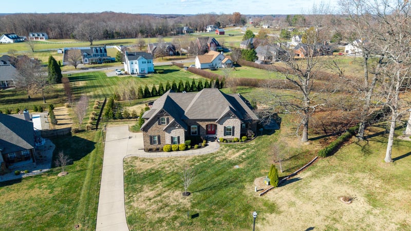 82 Deer Run Rd, Cross Plains, TN 37049