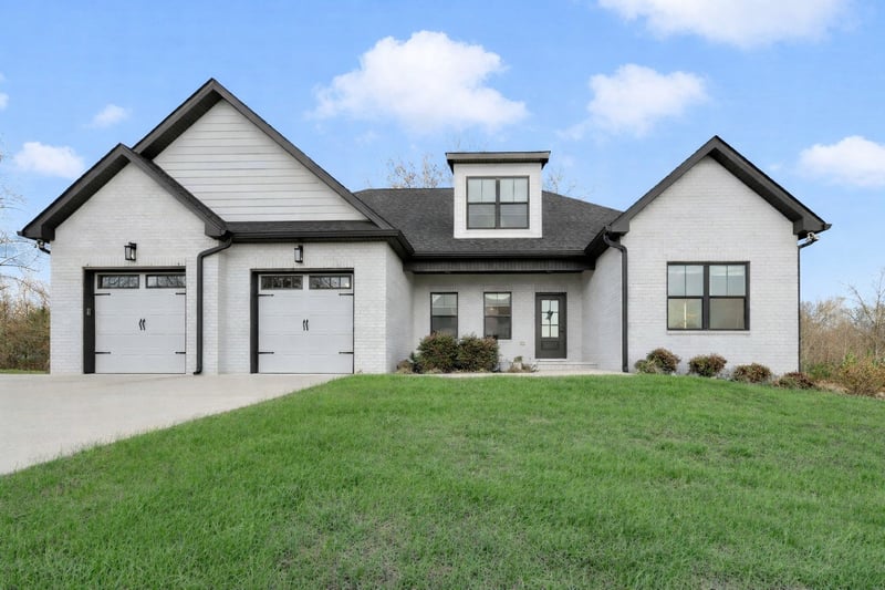 4 Evergreen Trl, Burns, TN 37029