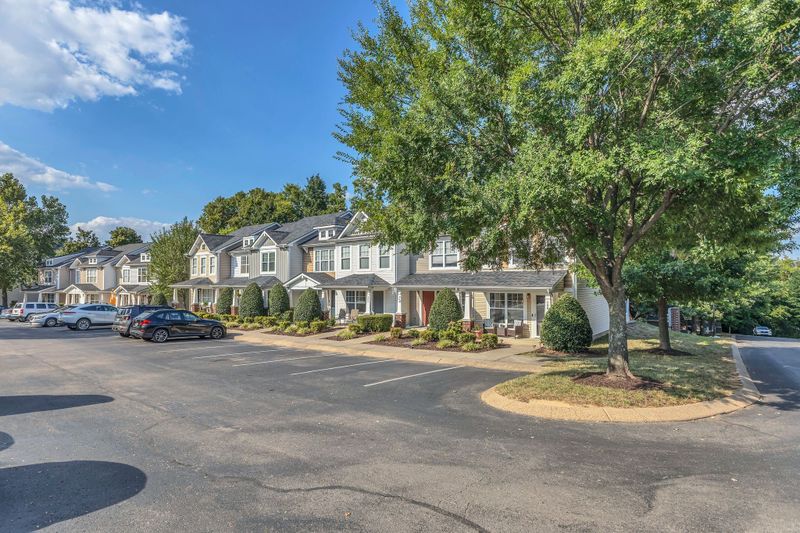 400 Shadow Glen Dr, Nashville, TN 37211