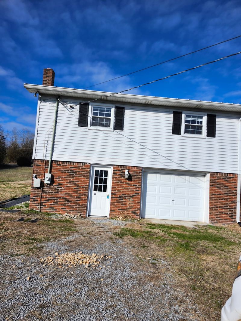 3021 Thompson Ln, Westmoreland, TN 37186