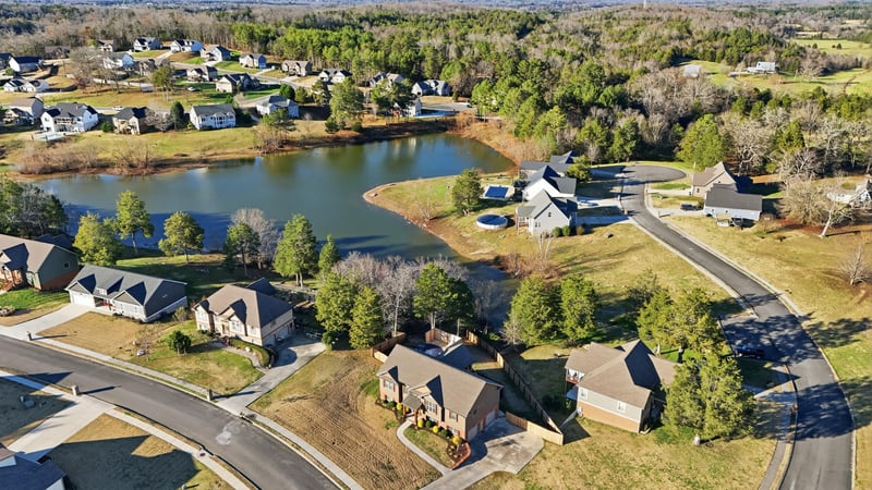 136 Ginger Lake Dr, Rock Spring, GA 30739