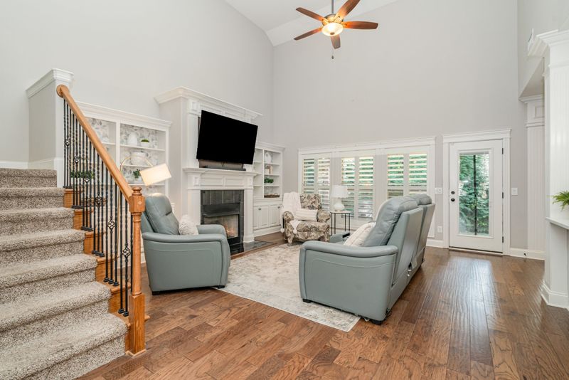5227 Starnes Dr, Murfreesboro, TN 37128