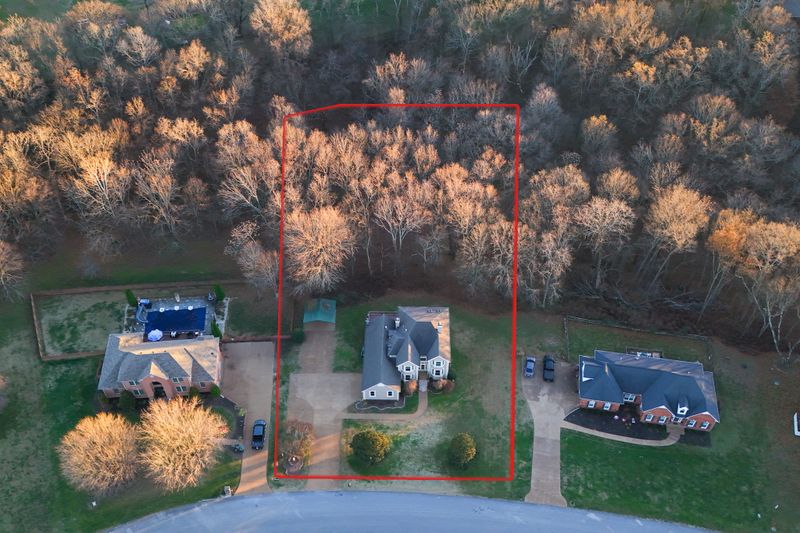 1008 Claremont Dr, Columbia, TN 38401
