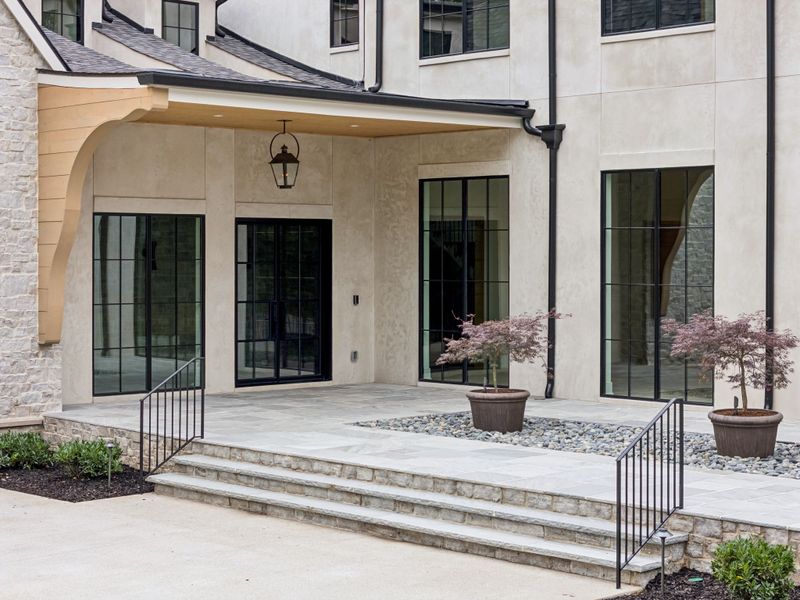 1302 Tyne Blvd, Nashville, TN 37215