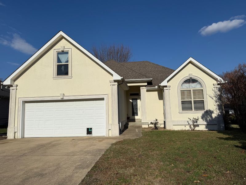 141 Foxrun, Springfield, TN 37172