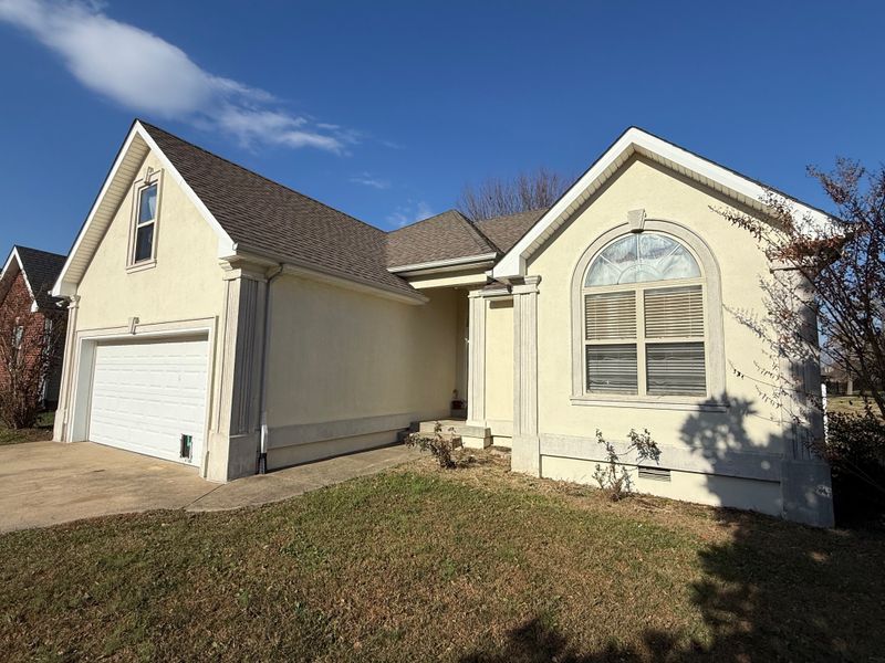 141 Foxrun, Springfield, TN 37172