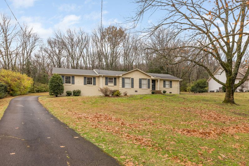 1326 Burton Valley Rd, Nashville, TN 37215