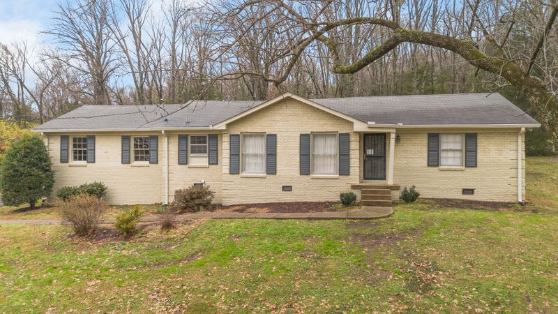 1326 Burton Valley Rd, Nashville, TN 37215
