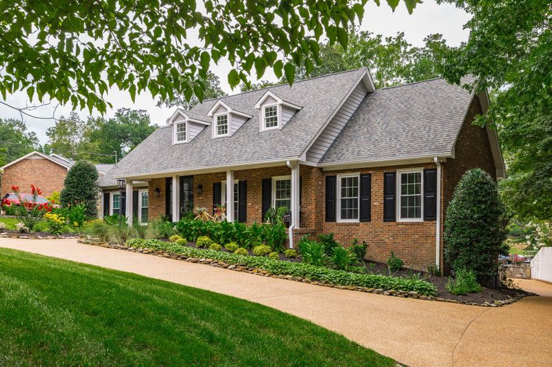 109 High Point Anchorage, Hendersonville, TN 37075