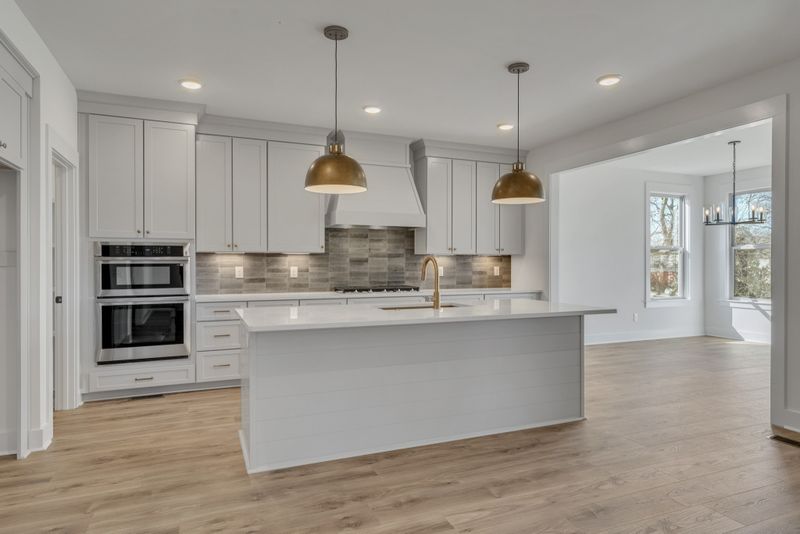 612 Parkenham Dr, Hendersonville, TN 37075