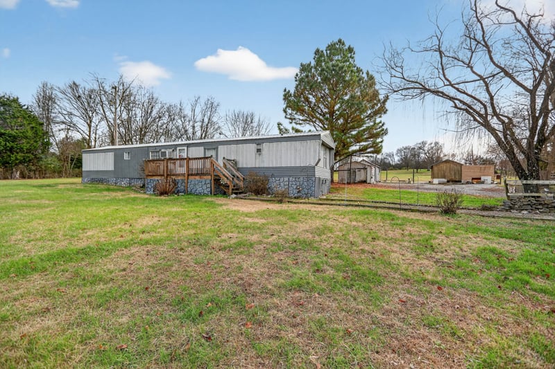 924 Harsh Ln, Castalian Springs, TN 37031