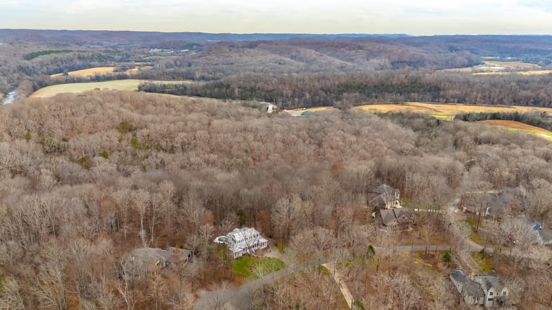 1028 Champion Hills Dr, Kingston Springs, TN 37082