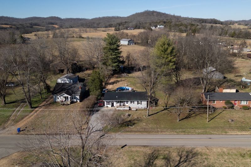 417 Old Highway 31 E, Bethpage, TN 37022