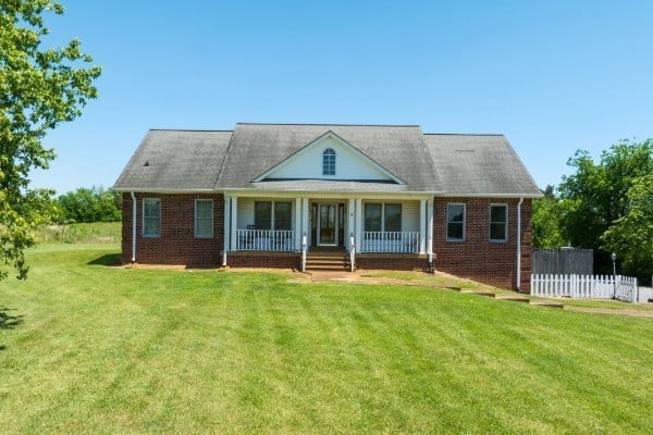 1224 Stop 30 Rd, Hendersonville, TN 37075