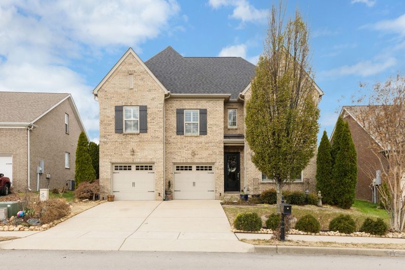 2017 Devonwood Ln, Thompsons Station, TN 37179