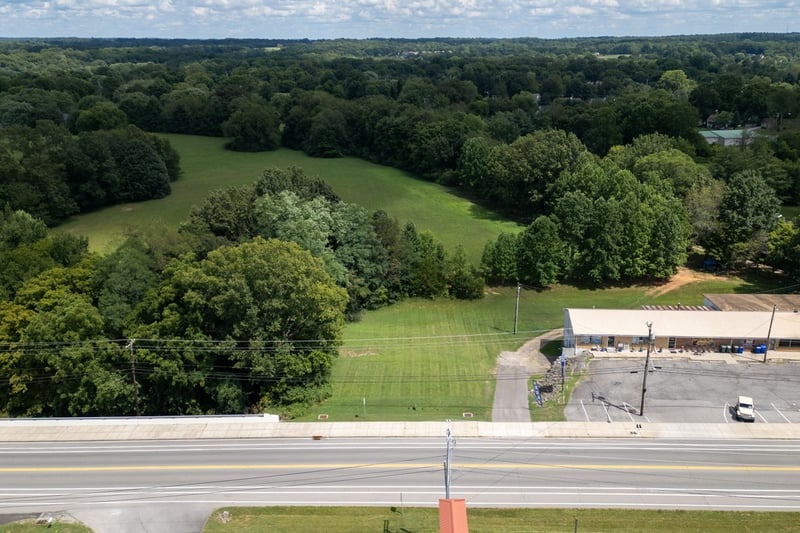 3336 31w Hw, White House, TN 37188