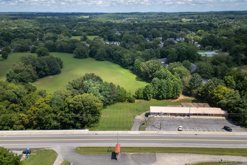 3336 31w Hw, White House, TN 37188