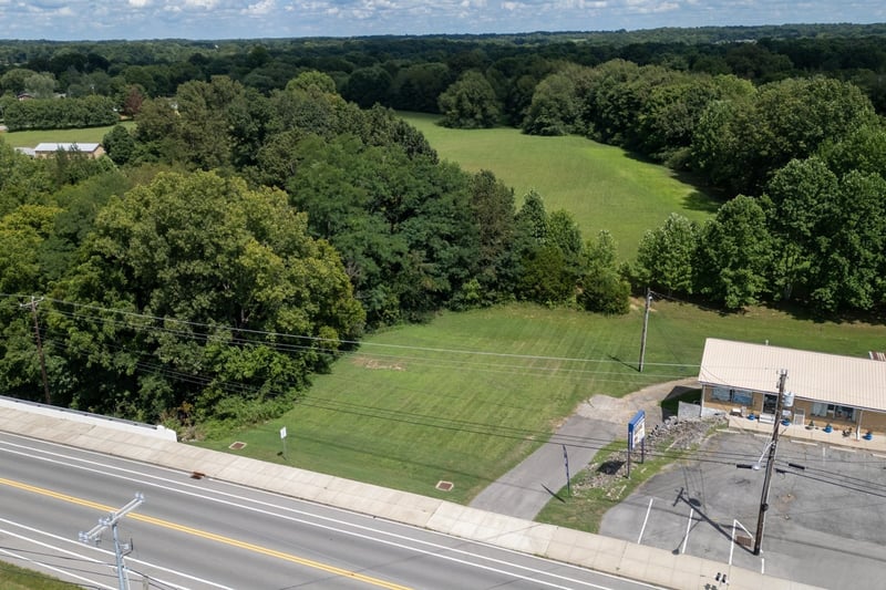3336 31w Hw, White House, TN 37188