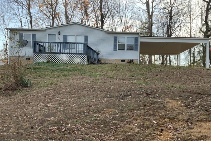 210 Betsy Ln, Rossville, GA 30741