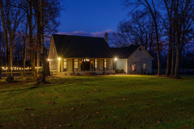 301 Walnut Creek Rd, Killen, AL 35645