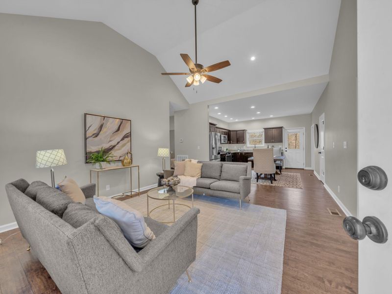 371 Mcelhiney Rd, Dickson, TN 37055