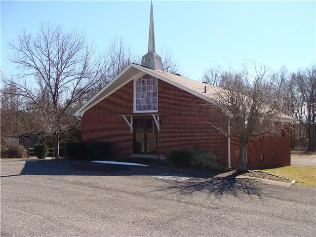 713 College St, Portland, TN 37148