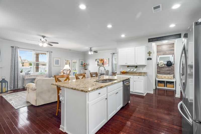 920 Manson Crossing Dr, Murfreesboro, TN 37128