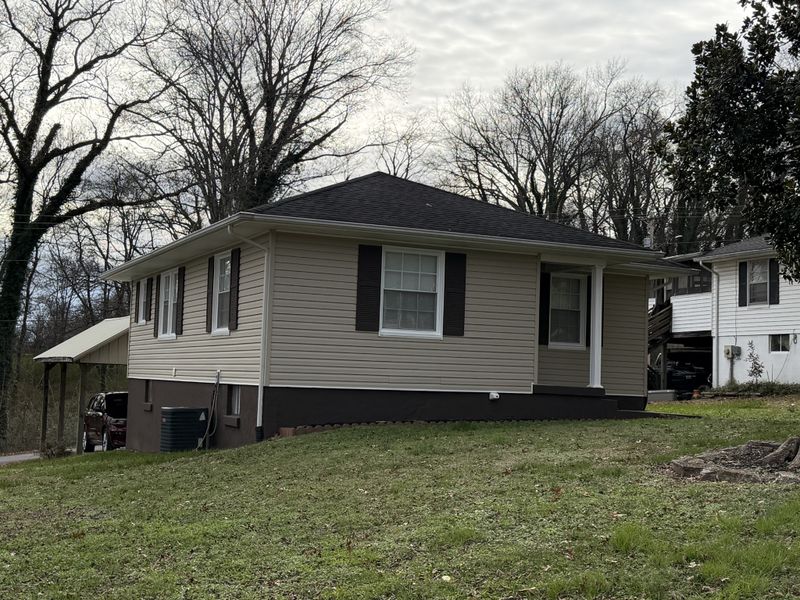 411 Moore Dr, Columbia, TN 38401