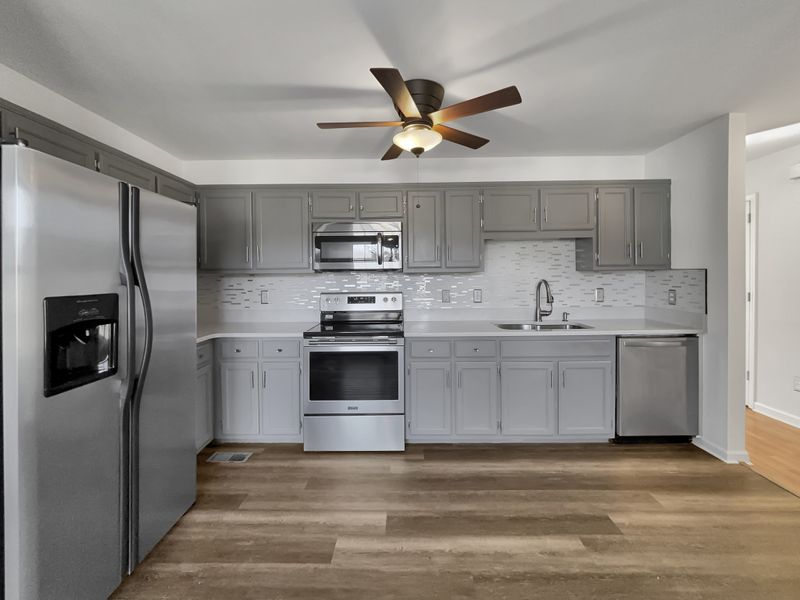 805 Carlisle Ct N, Nashville, TN 37214