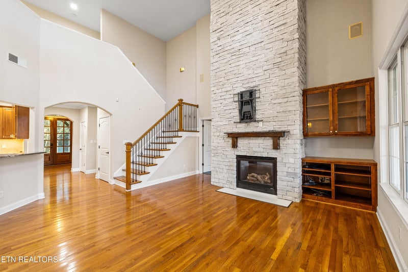10033 Autumn Valley Ln, Knoxville, TN 37922