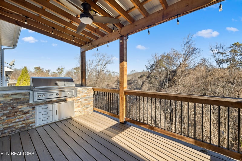 10033 Autumn Valley Ln, Knoxville, TN 37922