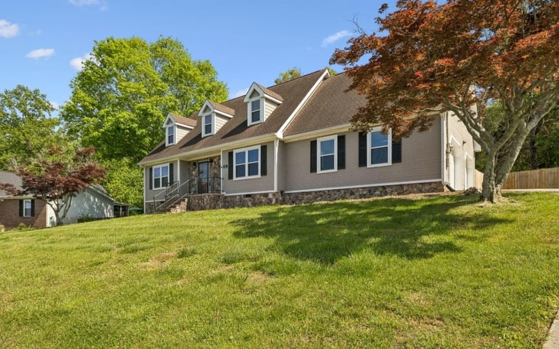621 Lee Dr, Ringgold, GA 30736