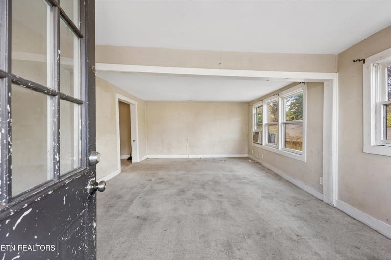 1080 Baker Ave, Knoxville, TN 37920