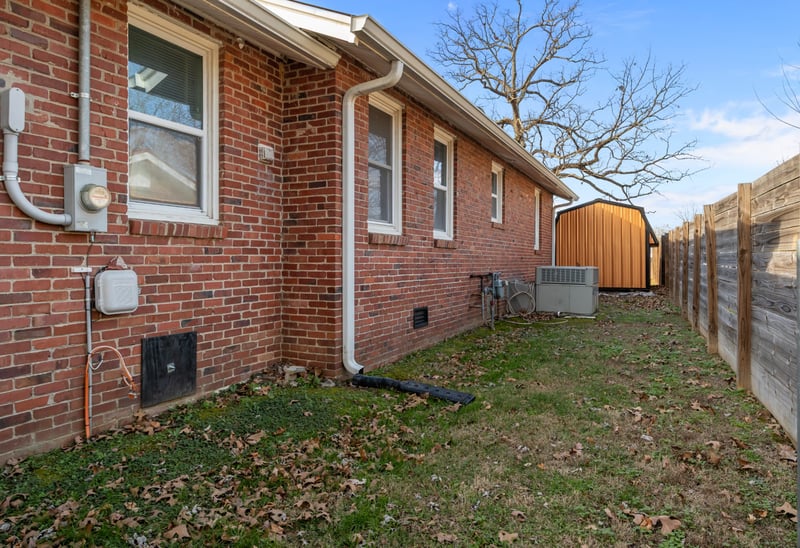 202 Parkway W, Dickson, TN 37055