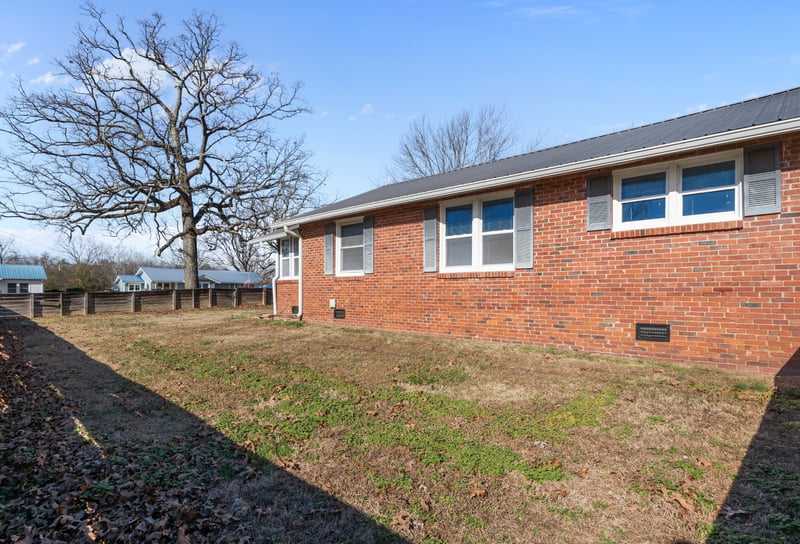 202 Parkway W, Dickson, TN 37055